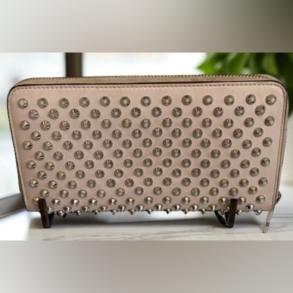 💥 Christian Louboutin Panettone Spiked Wallet – Nude Leather with Silver Studs 🔥